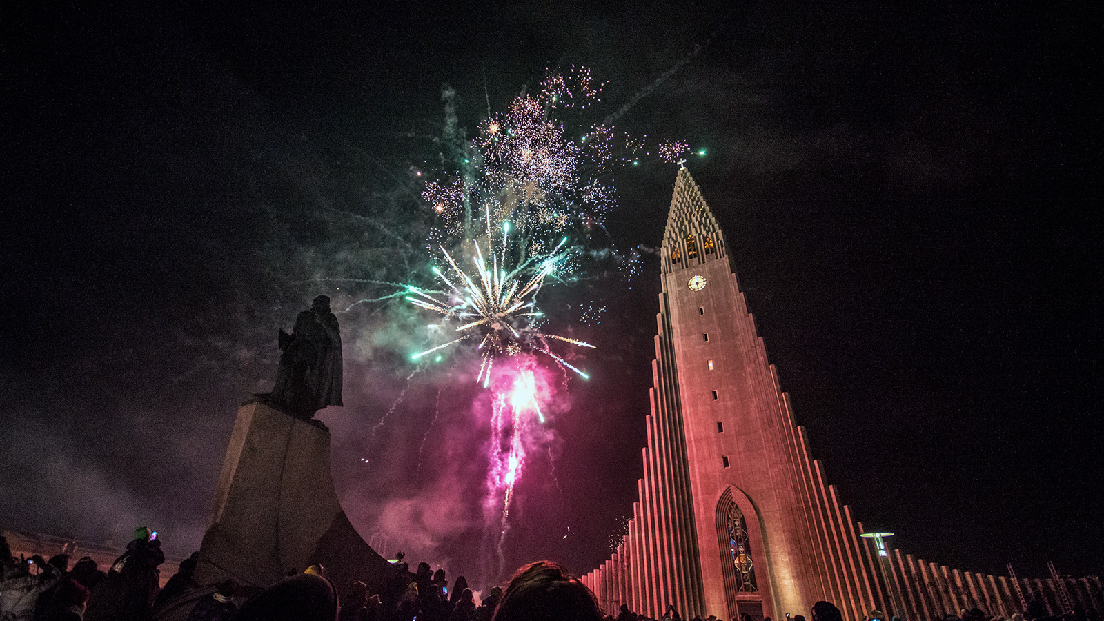 Christmas in Iceland Christmas in Iceland: fireworks